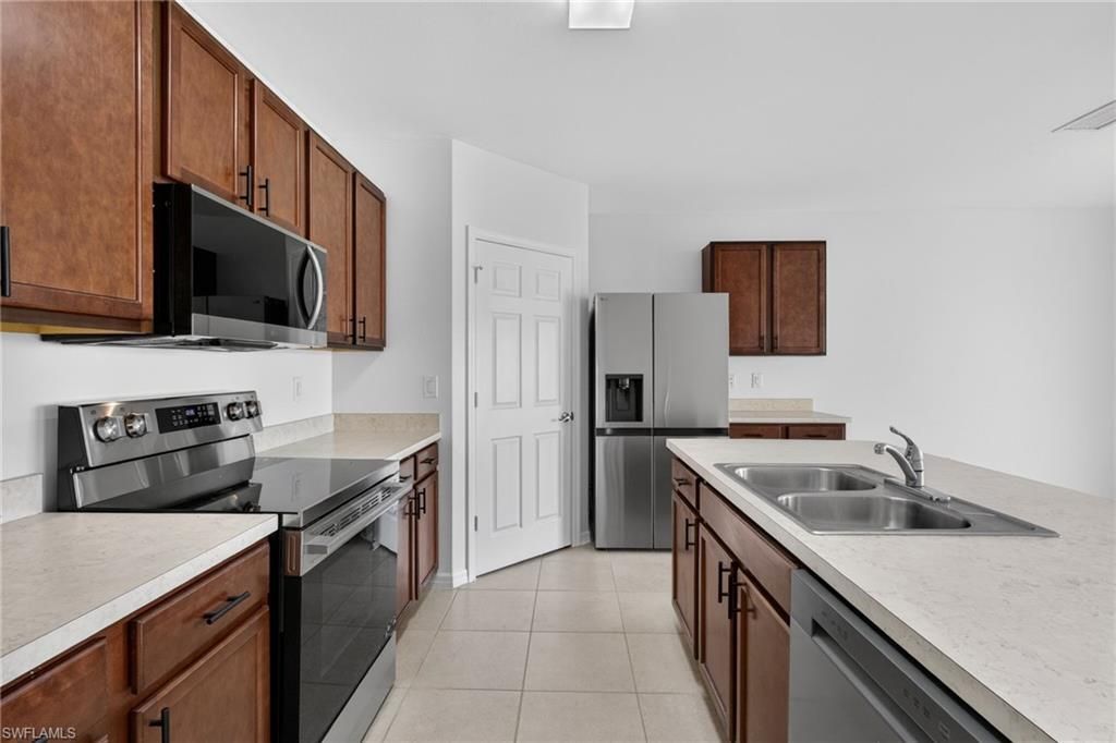 19441 Mossy Ledge Ter , Lehigh Acres, FL 33936 Photo