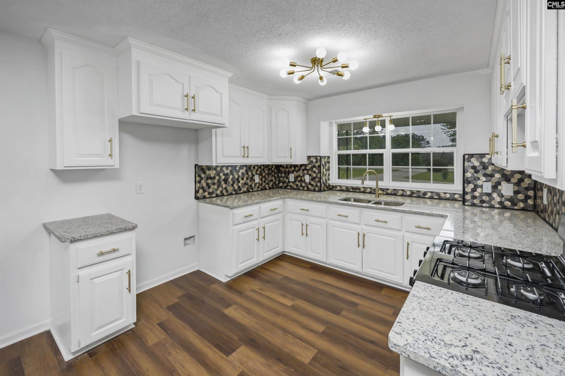 208 Smyrna Road  Photo 10