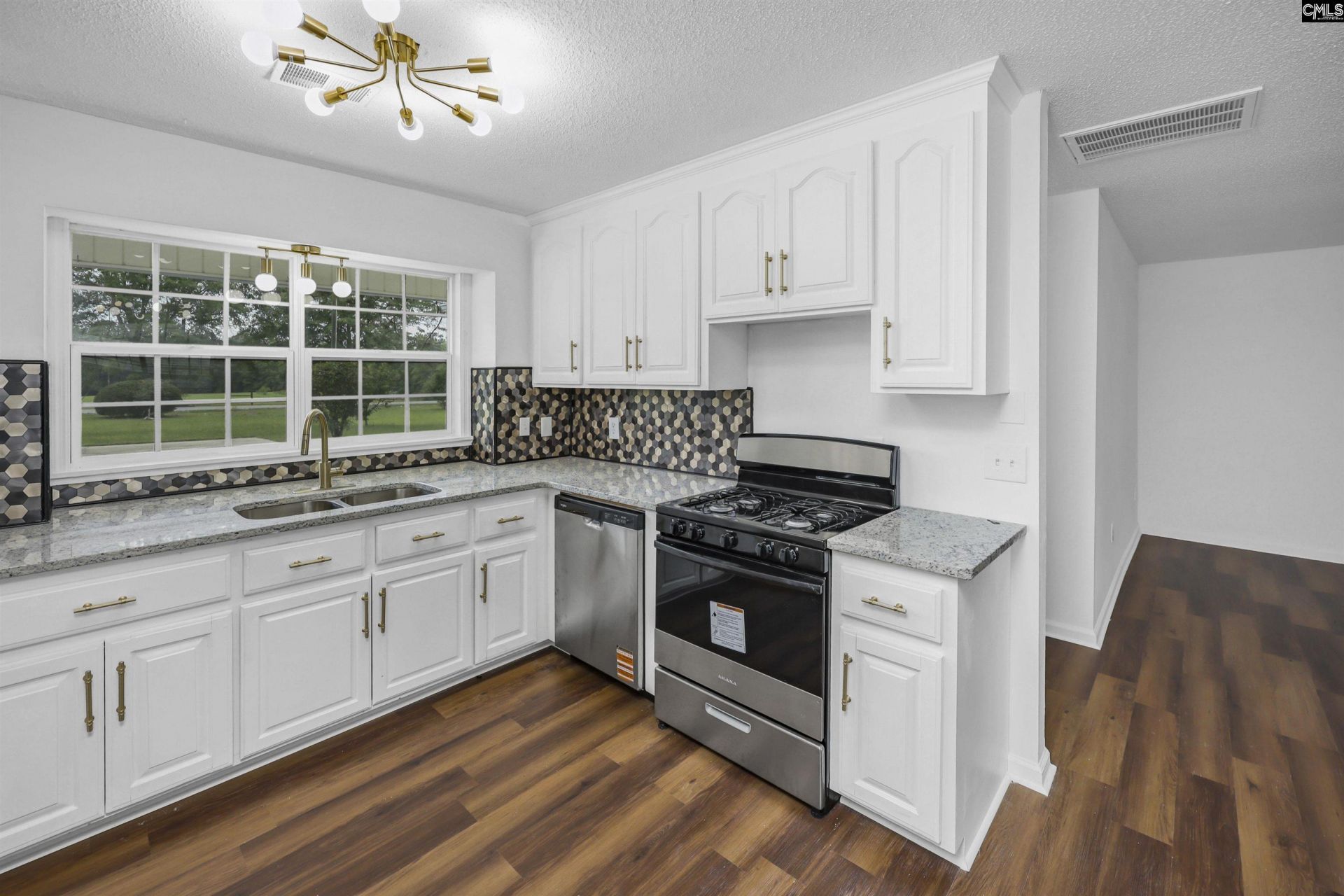 208 Smyrna Road  Photo 11