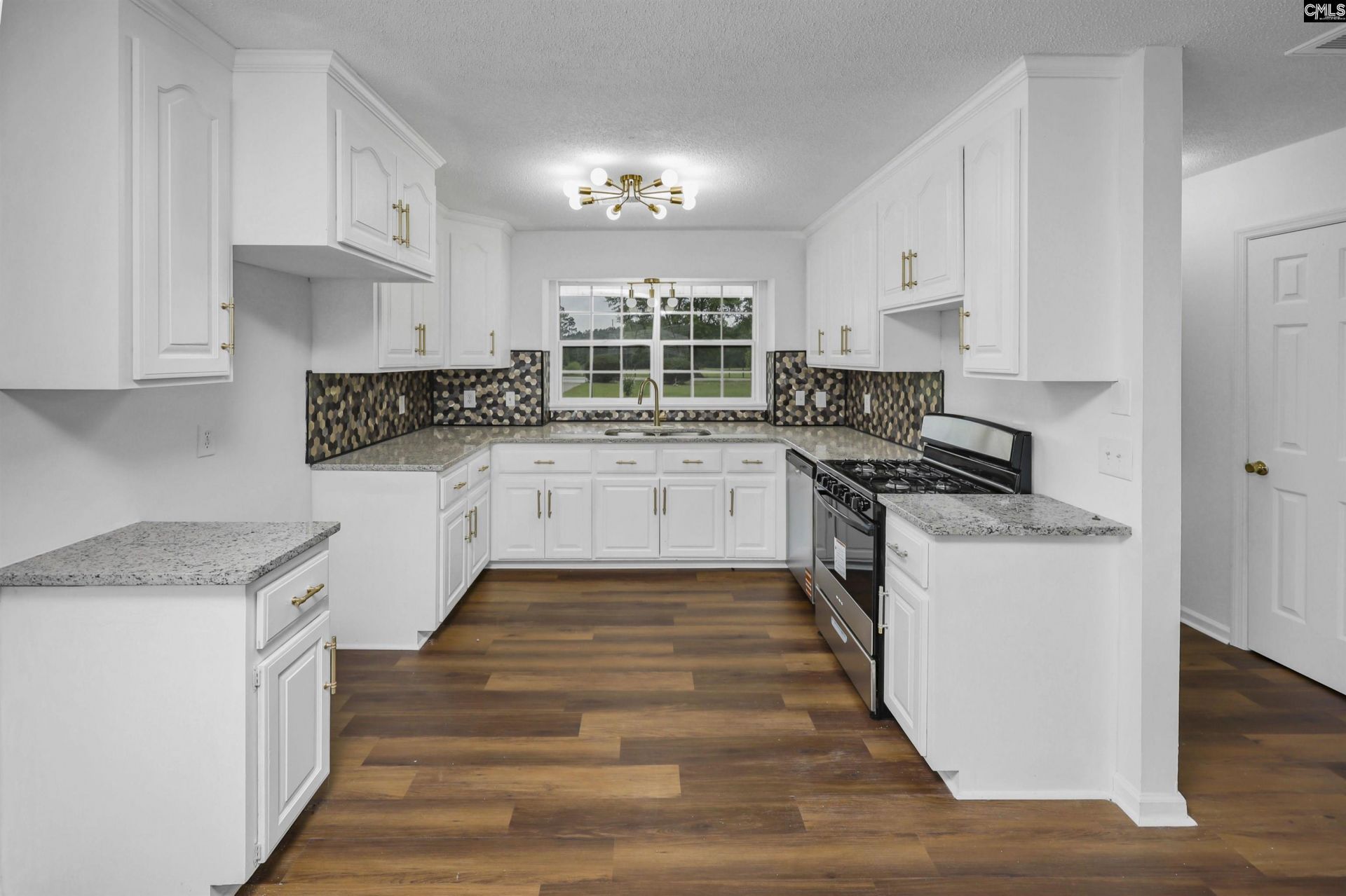 208 Smyrna Road  Photo 9