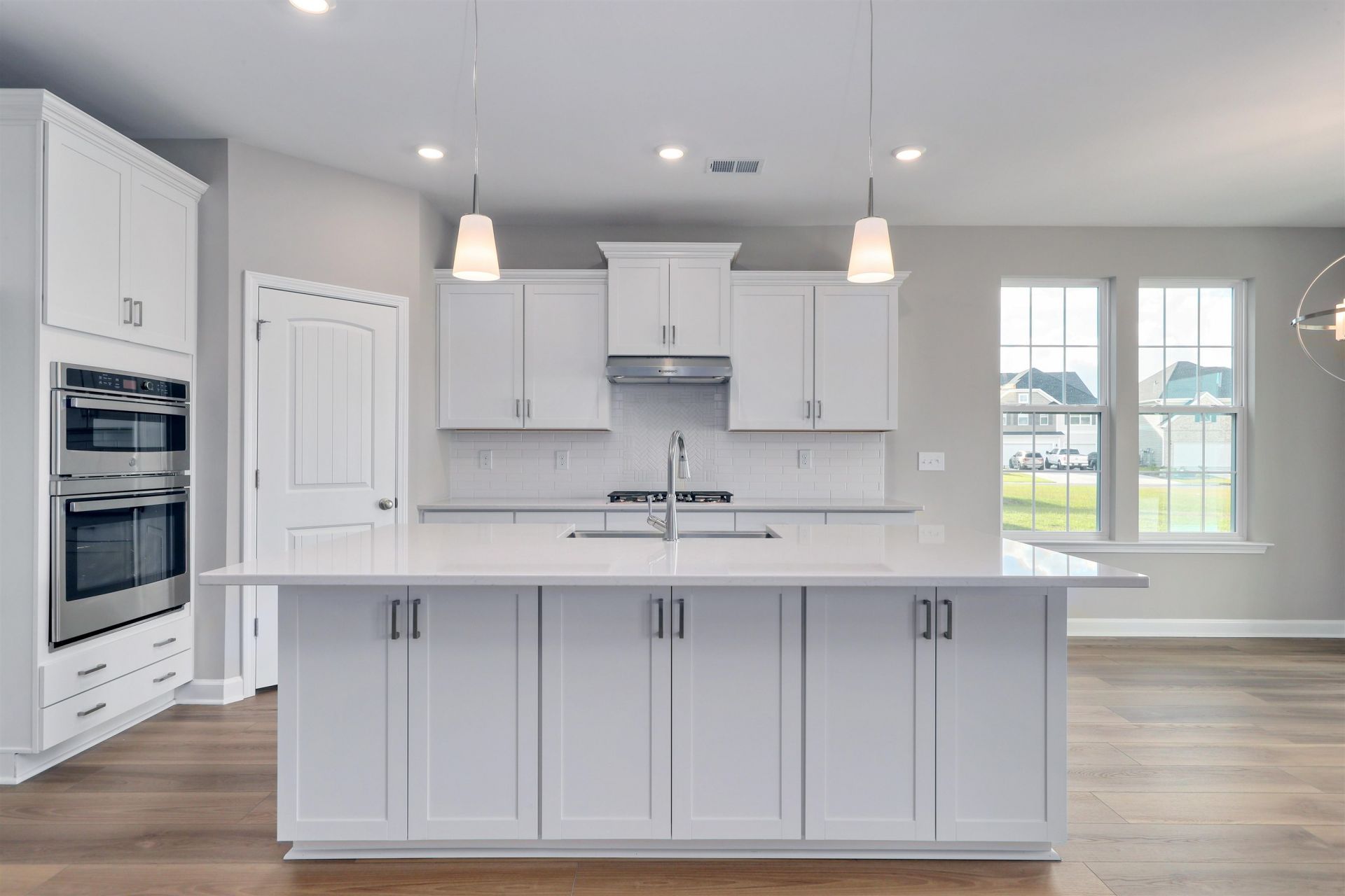 6264 Zoe Way Photo 5