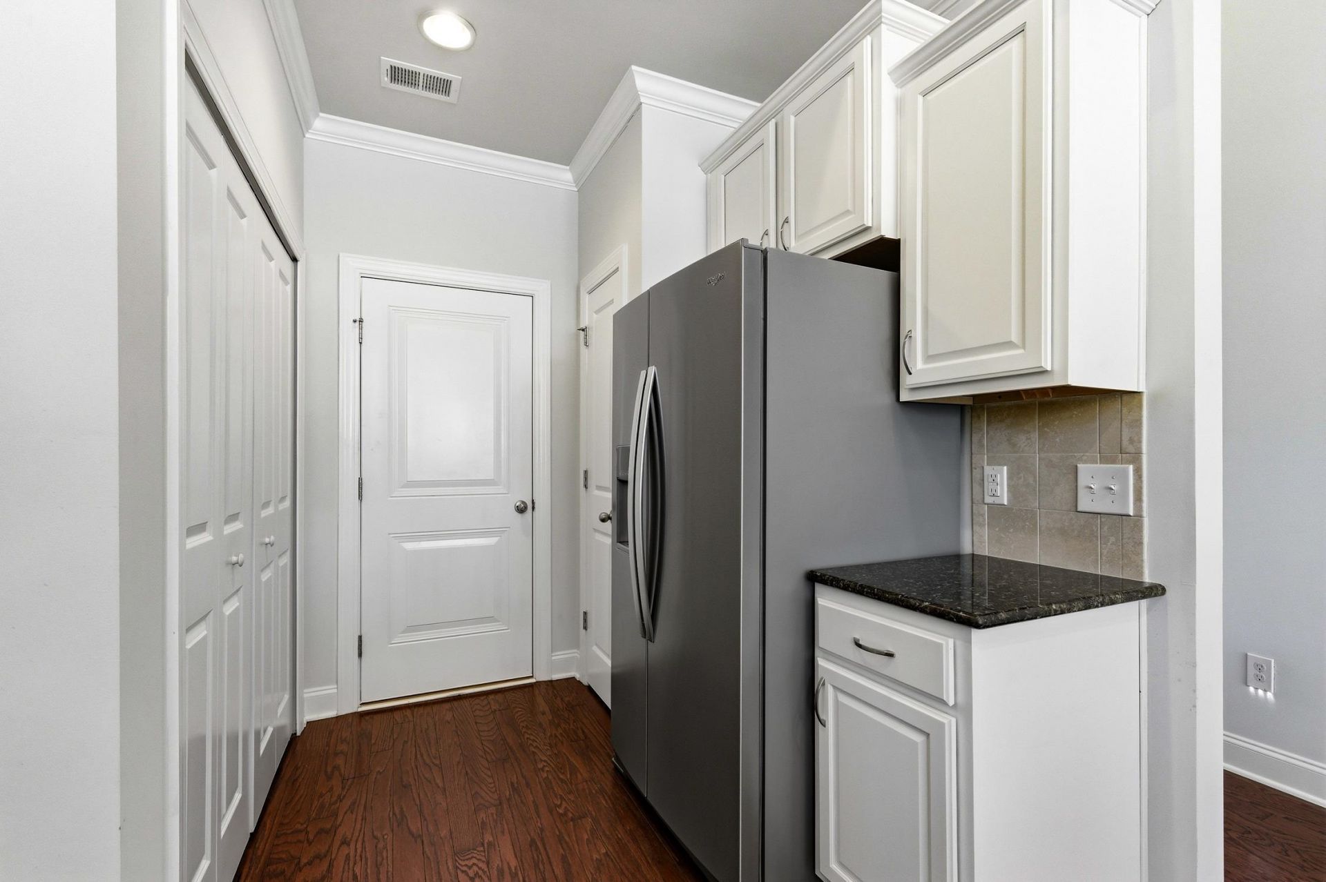140 Parmelee Dr. Photo 10