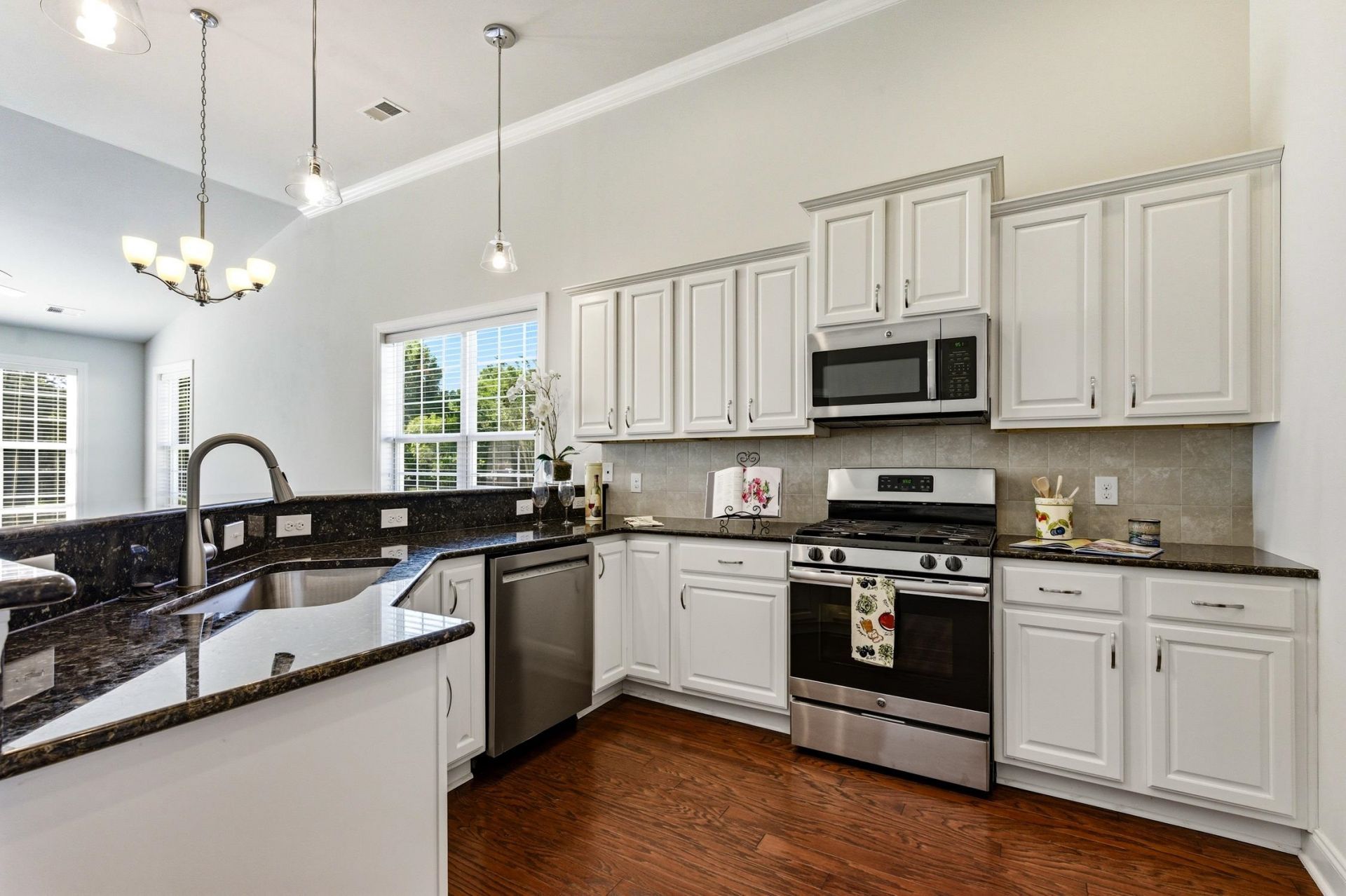 140 Parmelee Dr. Photo 7