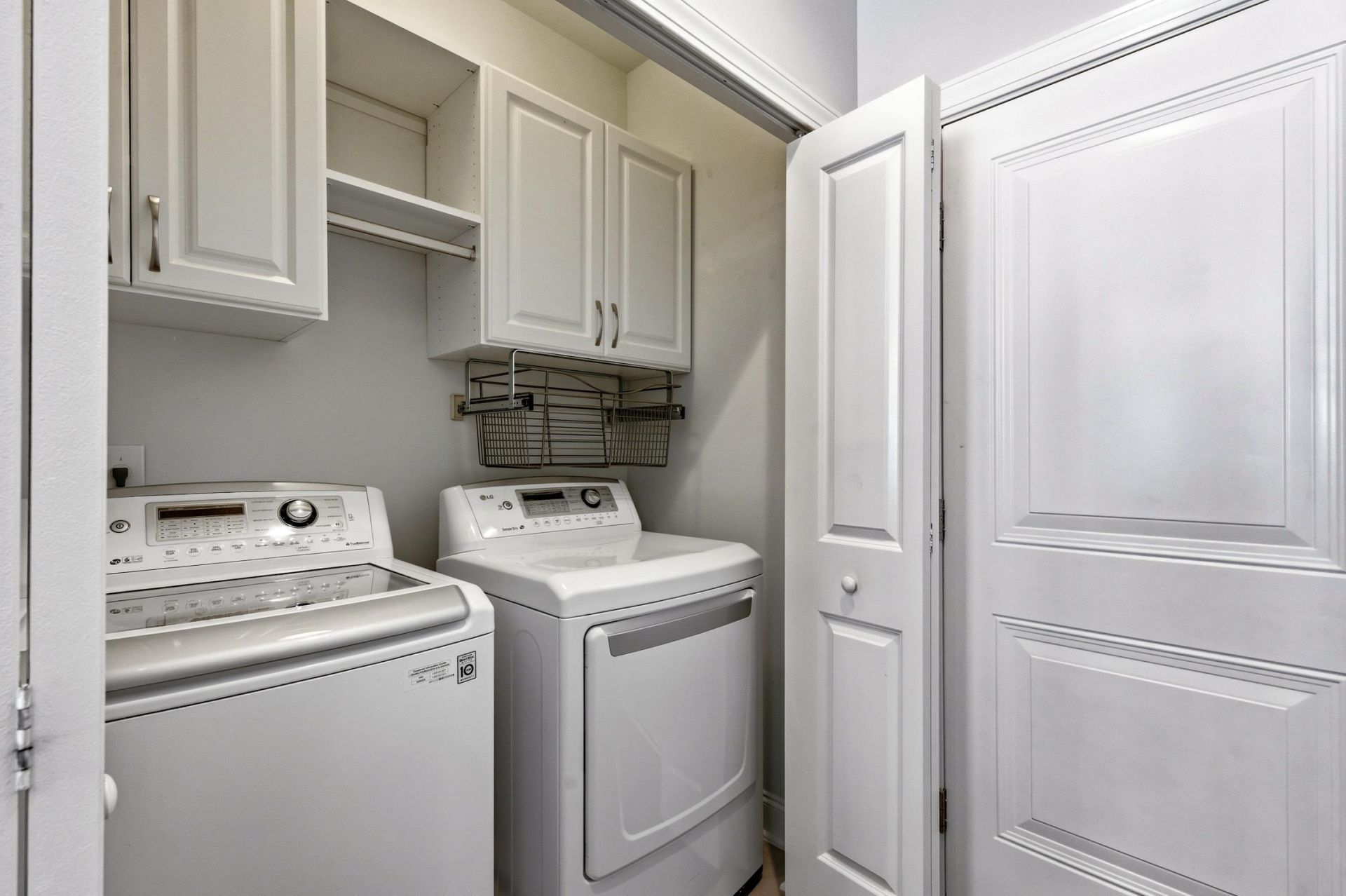 140 Parmelee Dr. Photo 8