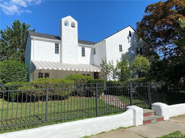 18 Chestnut Avenue, Pelham, NY 10803