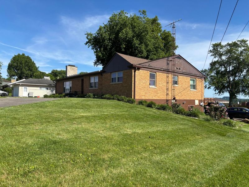 2185 N Columbus Street, Lancaster, OH 43130 Photo 2