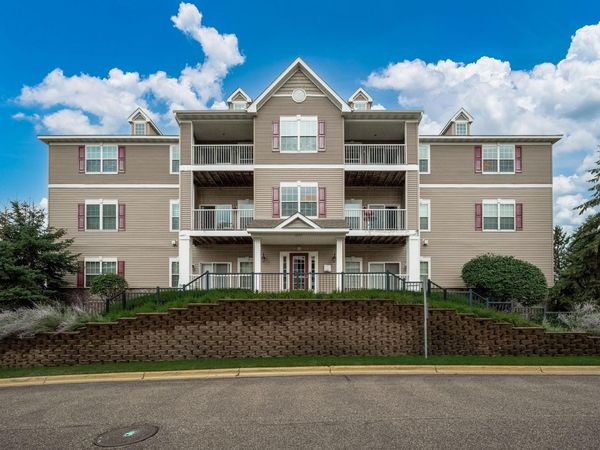 12727 College View Drive, Unit 203, Eden Prairie, MN 55347