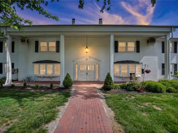7 Meadowlawn Drive, Unit 7/7, Mentor, OH 44060