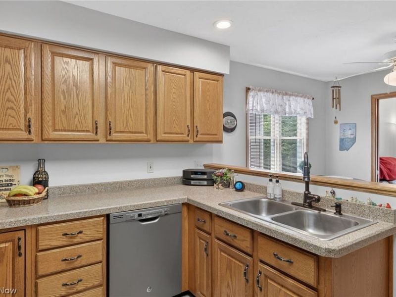 119 Barkwood Drive, Wadsworth, OH 44281 Photo 17