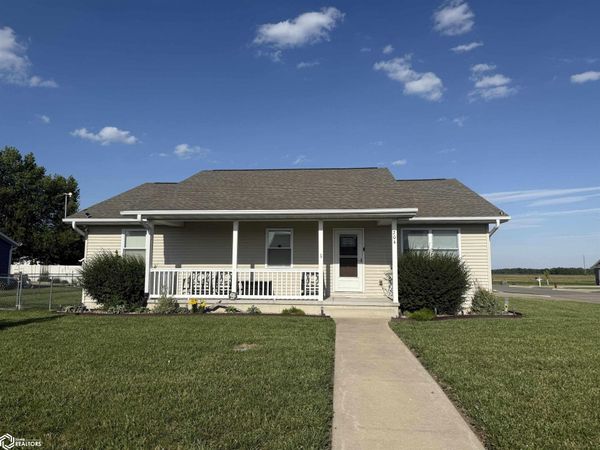 204 Centennial Drive, Mediapolis, IA 52637