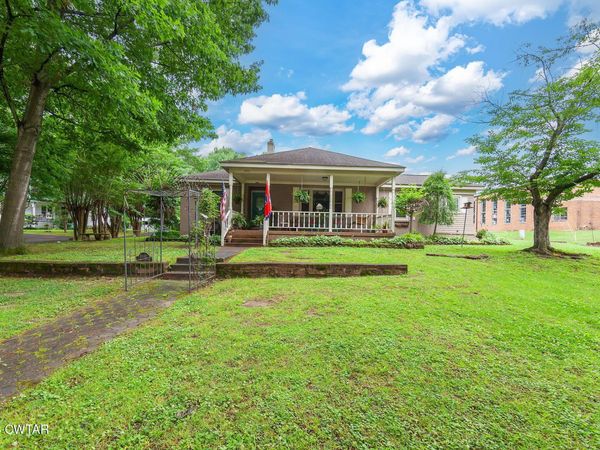 1002 S College Street , Trenton, TN 38382