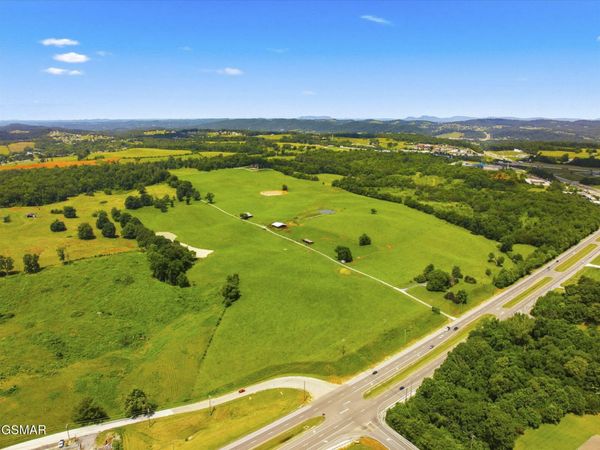 789 Tennessee 92 , Dandridge, TN 37725