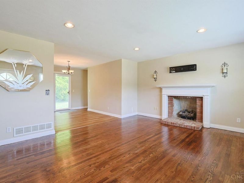4022 Wildcherry Court, Green Township, OH 45248 Photo 5