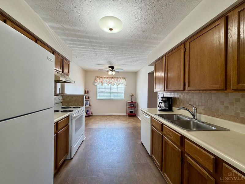 1572 Gelhot Drive, Unit 121, Fairfield, OH 45014 Photo 12