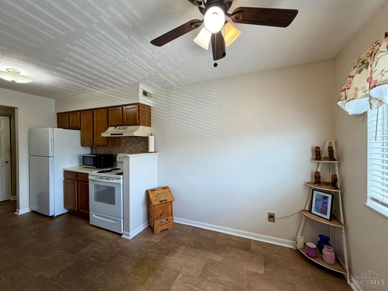 1572 Gelhot Drive, Unit 121, Fairfield, OH 45014 Photo 15