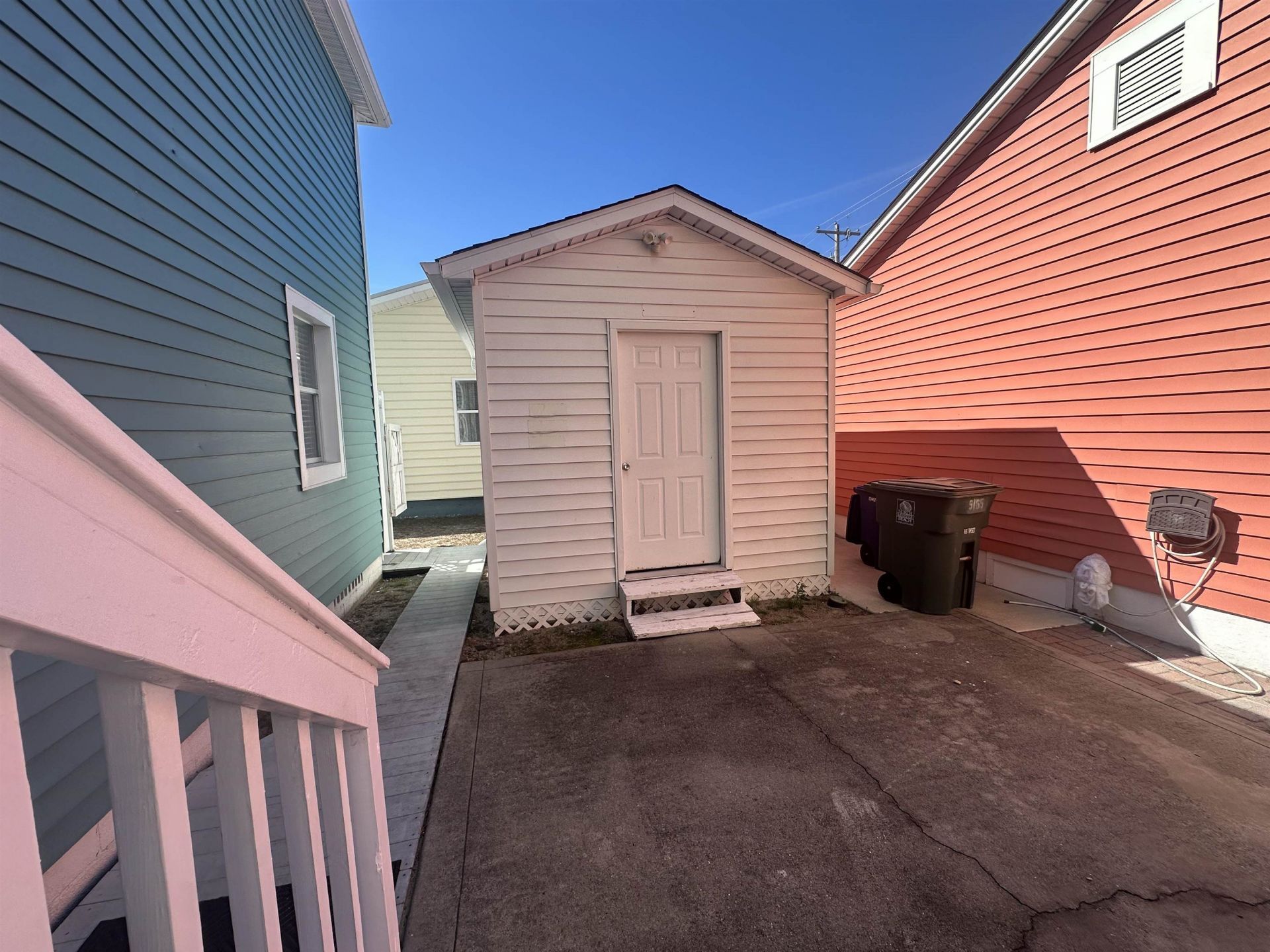 205 5th Ave. S  Photo 8