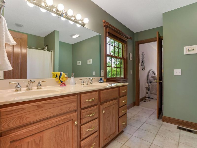 13715 Violet Meadows Boulevard, Pickerington, OH 43147 Photo 45
