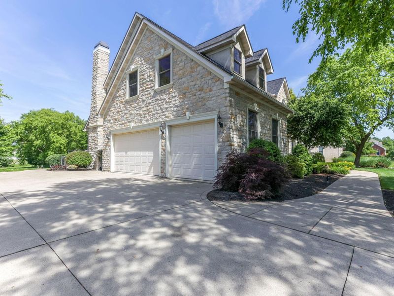 13715 Violet Meadows Boulevard, Pickerington, OH 43147 Photo 9
