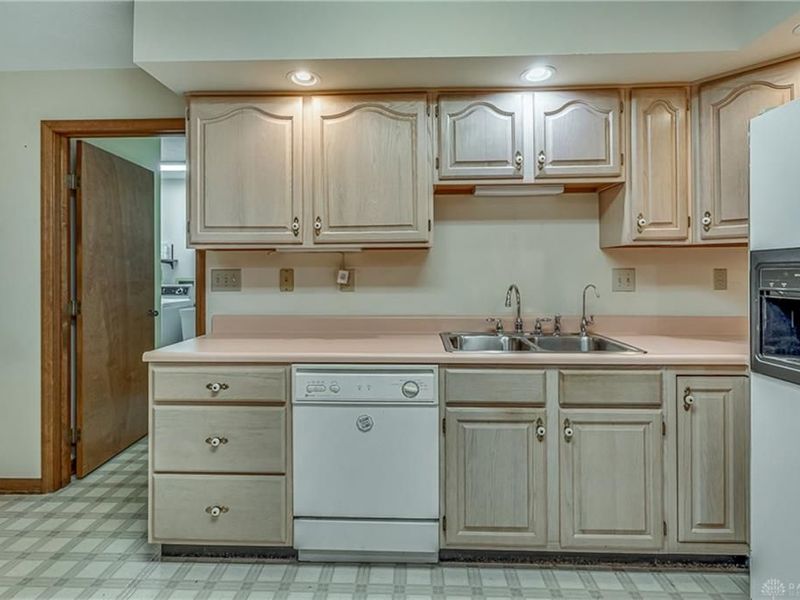 1741 Loch Ness Court, Beavercreek, OH 45432 Photo 9
