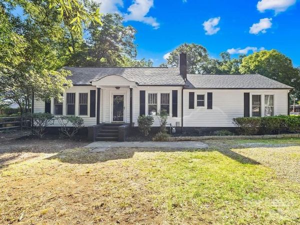 227 N Magnolia Street , Mooresville, NC 28115