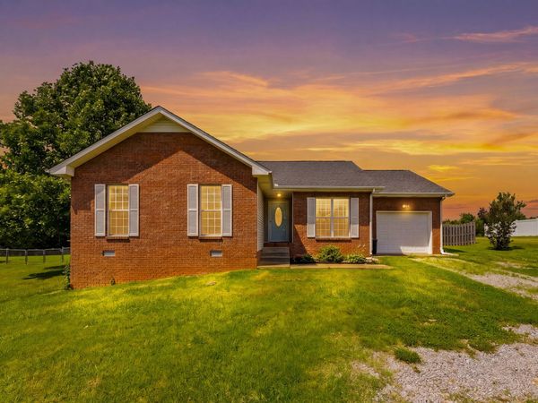 1087 Heatherwood Rd, Pleasant View, TN 37146
