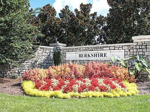 5715 Roxbury Dr, Murfreesboro, TN 37128