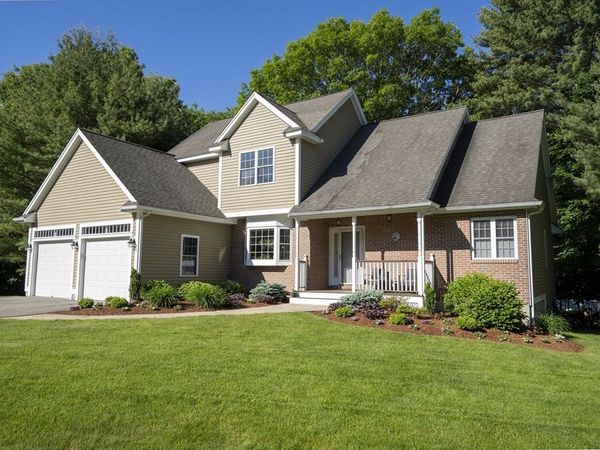 5 Lane Farm Drive, Unit 5, Bedford, MA 01730