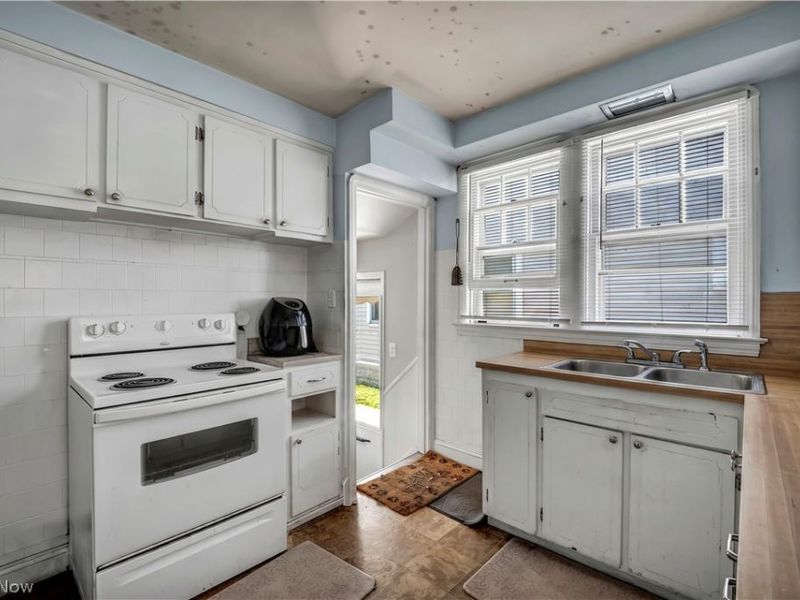 4932 E 110th Street , Garfield Heights, OH 44125 Photo 10