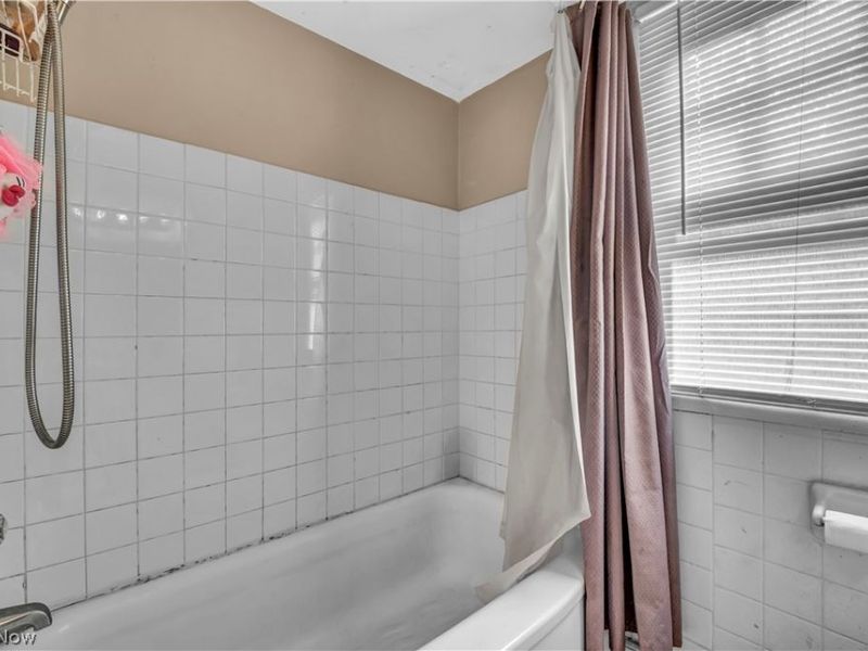 4932 E 110th Street , Garfield Heights, OH 44125 Photo 19