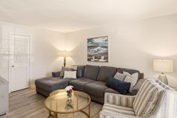 2494 Etiwan Avenue photo 4