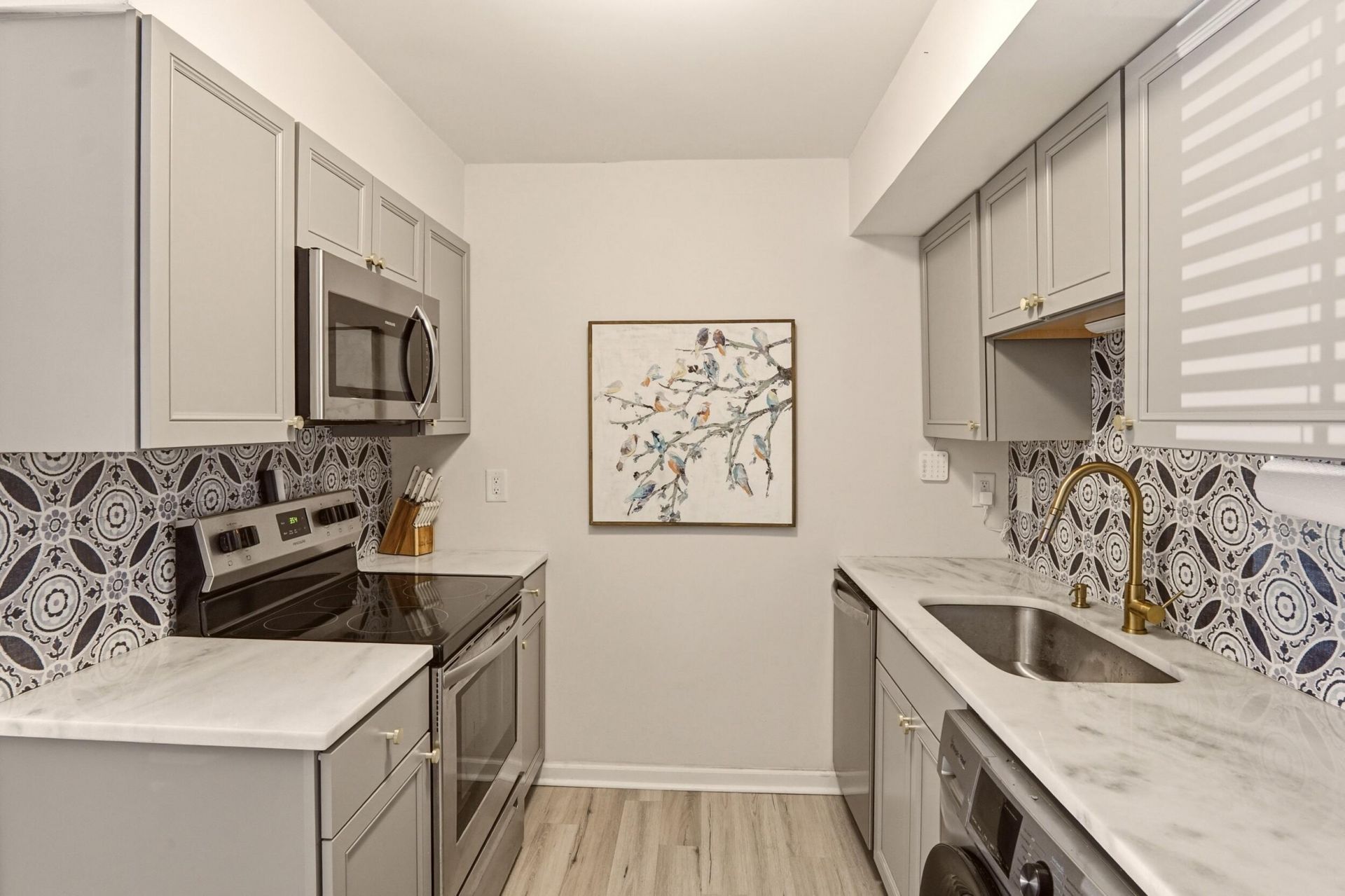 2494 Etiwan Avenue Photo 9