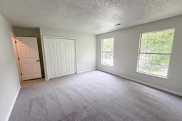 142 Silvermill Road  photo 4