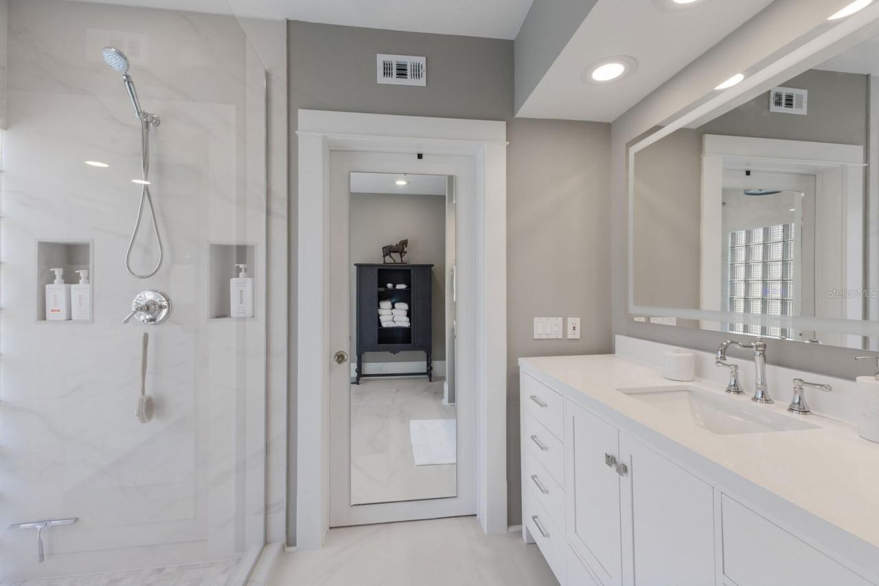 1829 Bougainvillea Street, Sarasota, FL 34239 Photo