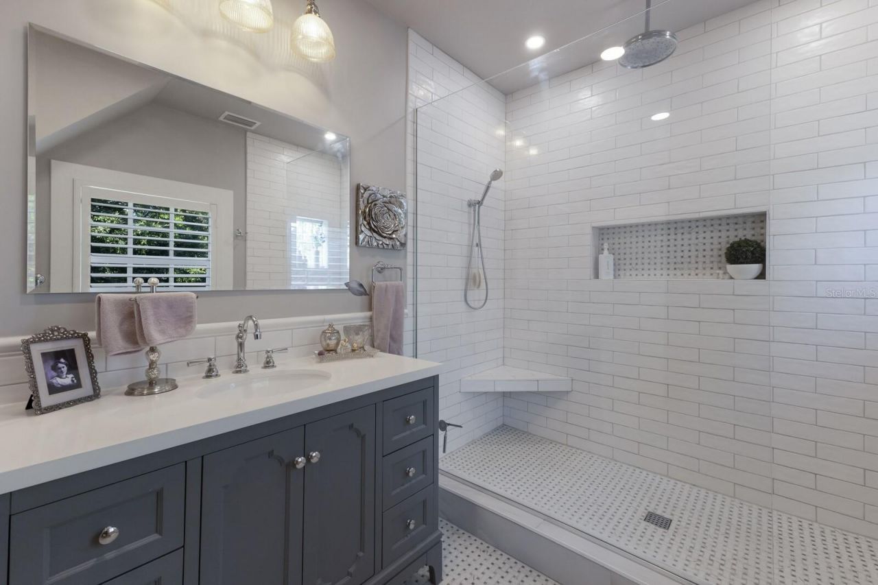 1829 Bougainvillea Street, Sarasota, FL 34239 Photo