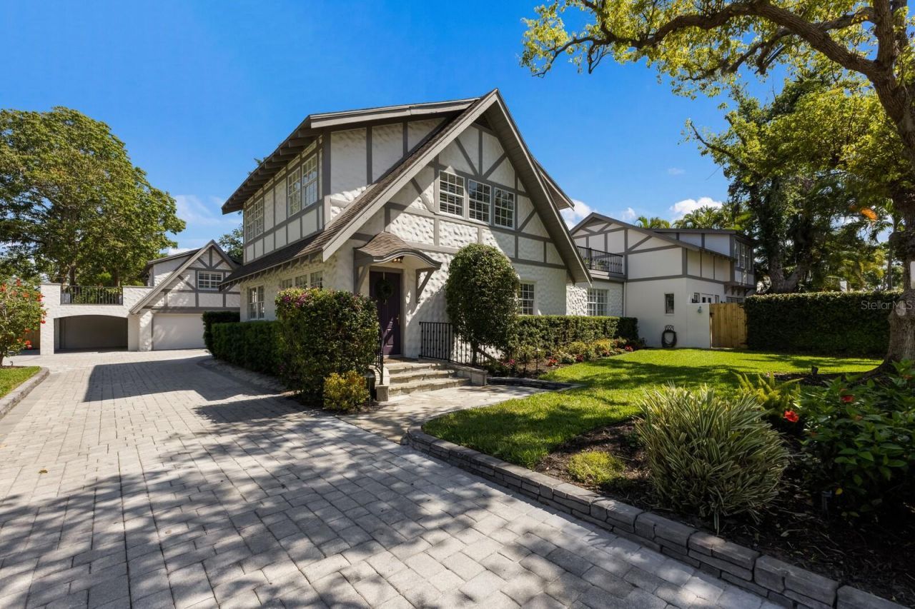 1829 Bougainvillea Street, Sarasota, FL 34239 Photo
