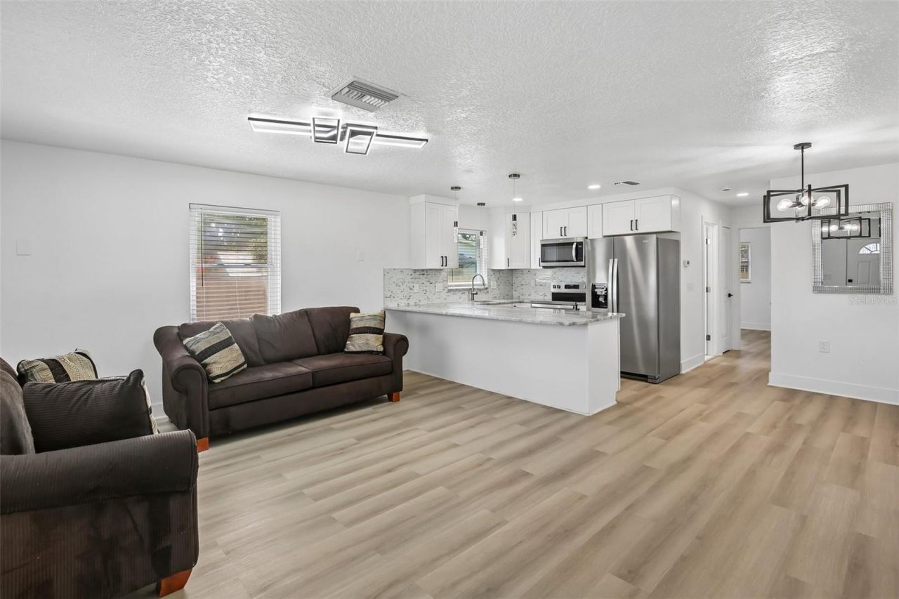 1782 Maryland Avenue Ne, Saint Petersburg, FL 33703 Photo