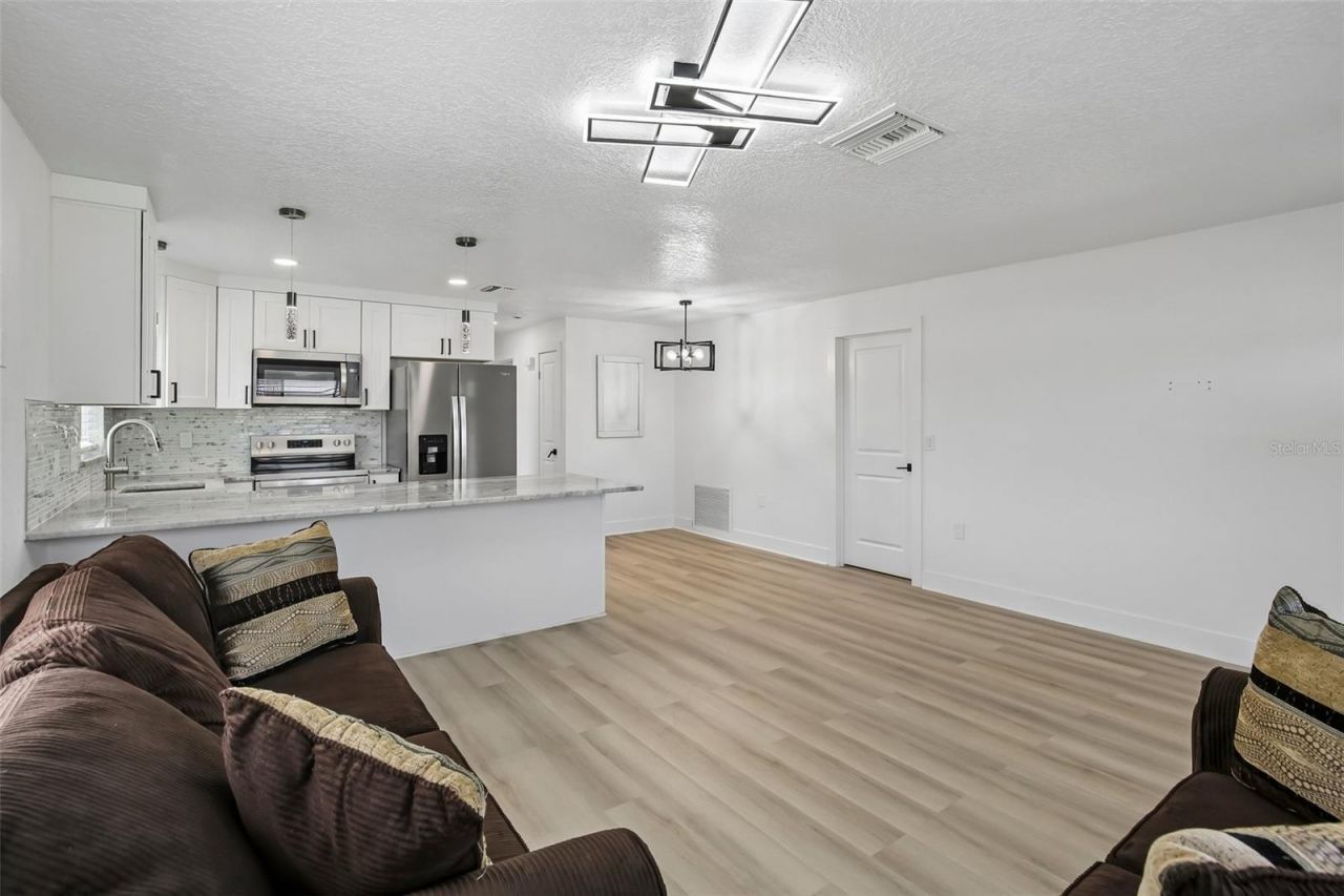 1782 Maryland Avenue Ne, Saint Petersburg, FL 33703 Photo