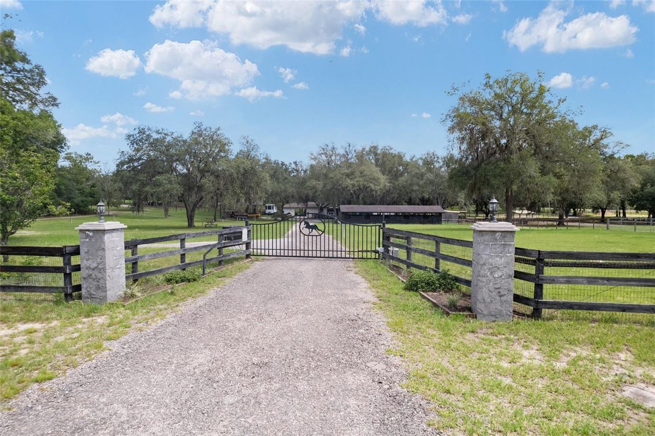 10871 SE County Road 336, Morriston, FL 32668 Photo