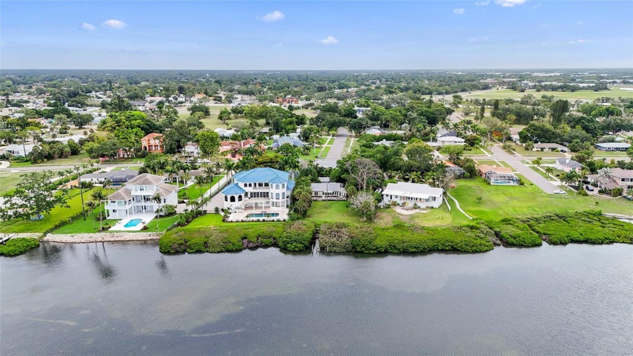7538 Westmoreland Drive , Sarasota, FL 34243 Photo