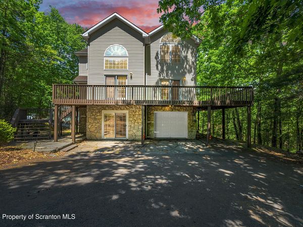 102 Eagle Rock Road, Lackawaxen, PA 18435