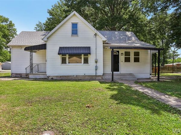 700 E 1st South Street, Mount Olive, IL 62069