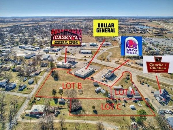1107 W Gentry Avenue , Checotah, OK 74426