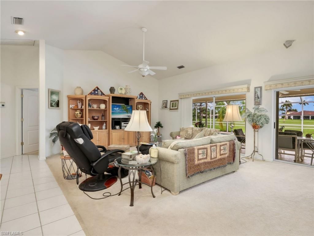 221 SE 10th Ter, Cape Coral, FL 33990 Photo