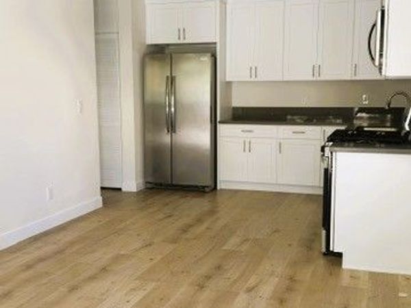 6851 1/2 N De Celis Place, Van Nuys, CA 91406
