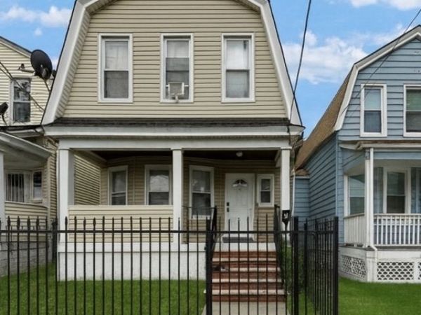 41 Coit St, Irvington, NJ 07111