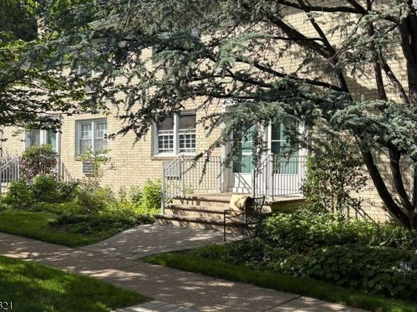 470 Valley Rd, Unit 3, Montclair, NJ 07043