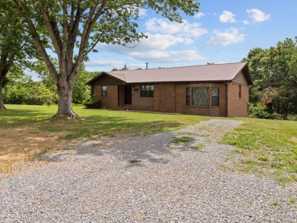 4169 Bledsoe St, Westmoreland, TN 37186