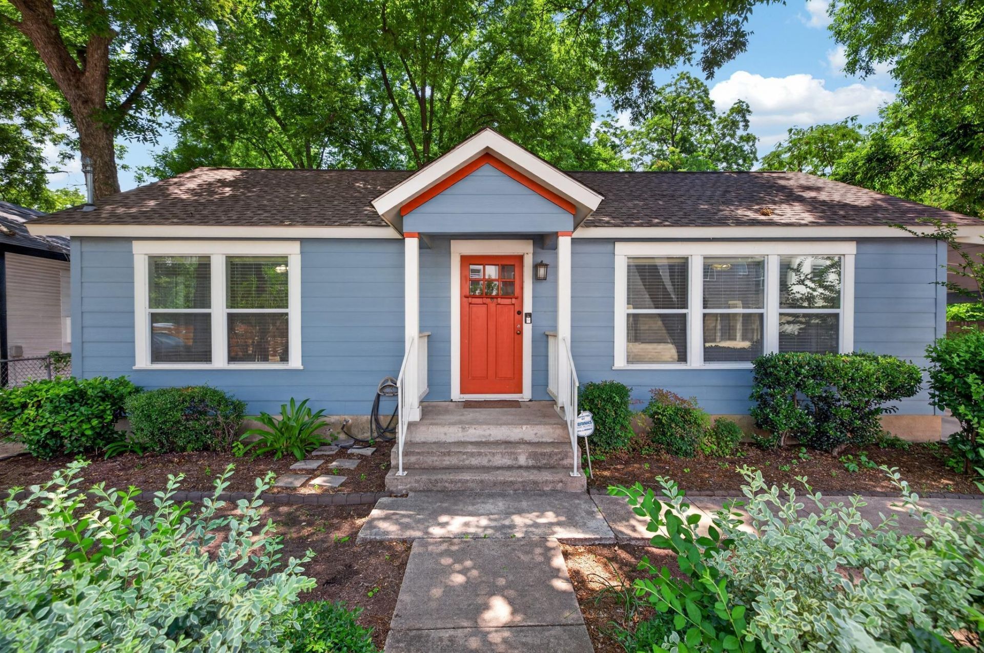 735 Cherico St , Austin, TX 78702 Main Photo