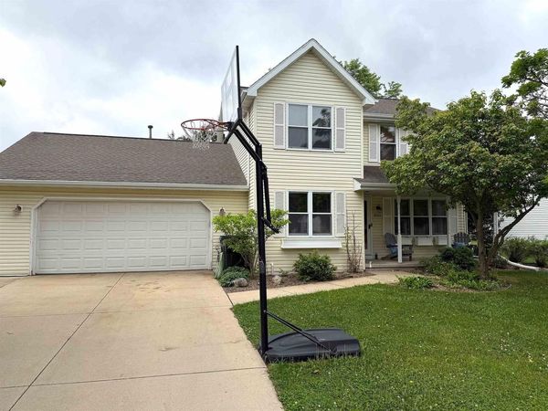 2933 SUNRAY LANE, Green Bay, WI 54313
