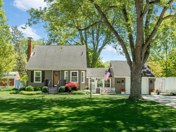 832 N 9th Street , St. Clair, MI 48079